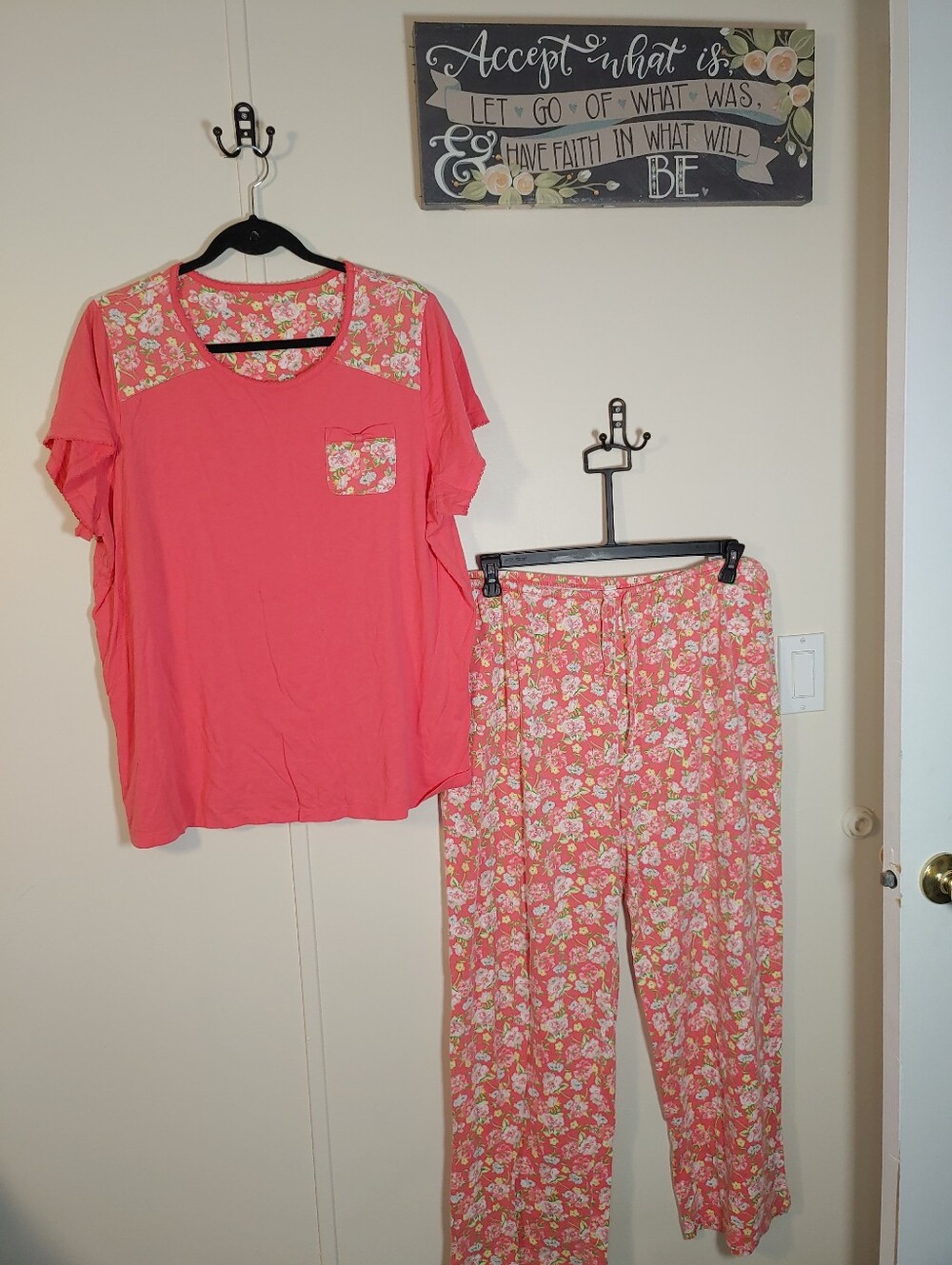 Beautiful Coral 1X Short Sleeve Capri Pajama Set